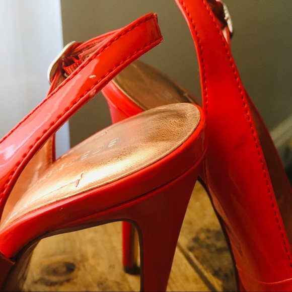 Siren-Red BCBGeneration Stilettos! - Picture 7 of 8